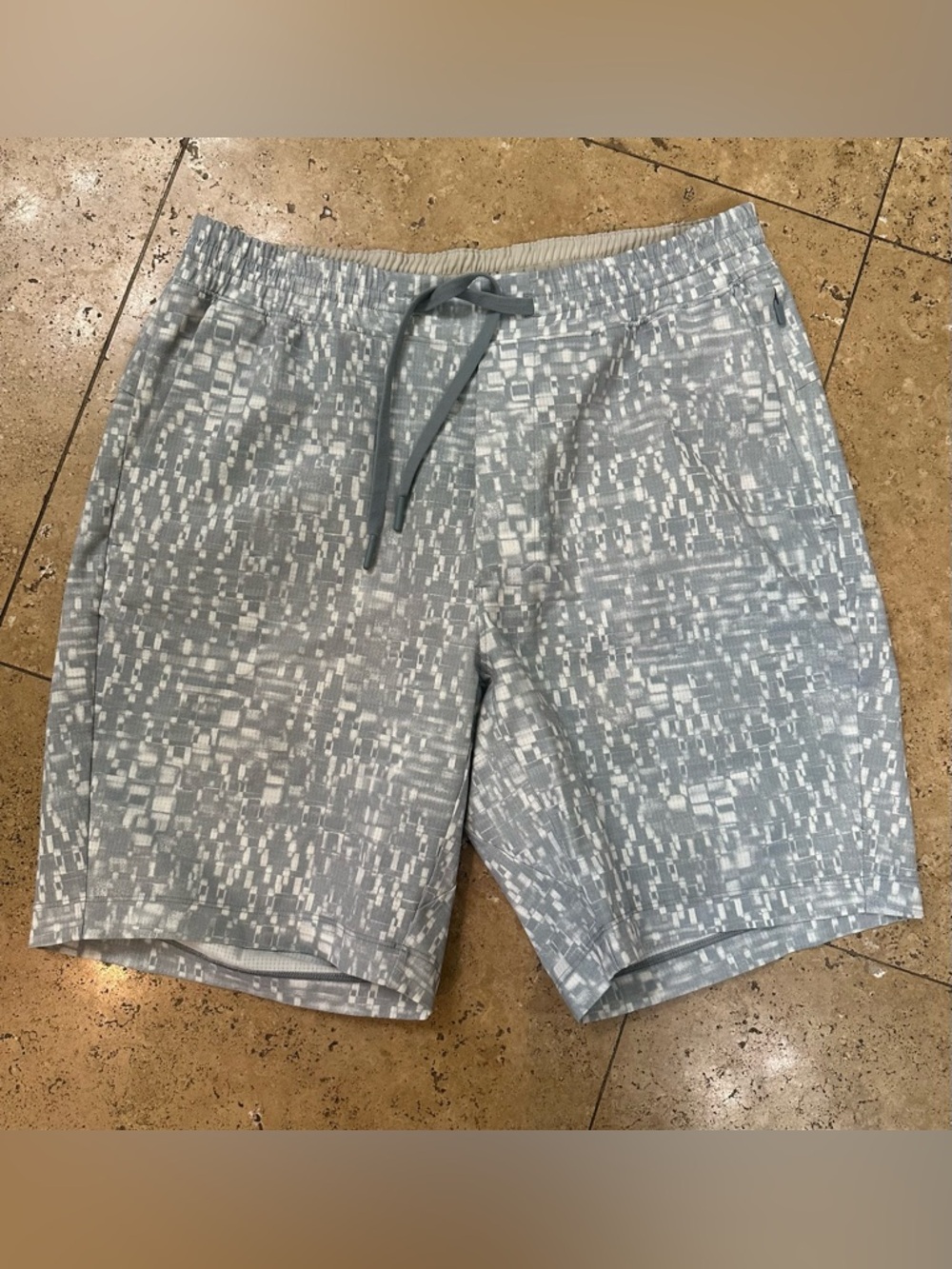 Lululemon Bowline Short 8" in the Super Structure- Men’s medium